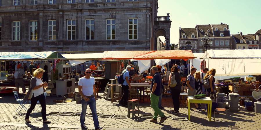 Metalen lijn landheer Manifesteren Brocante Markt in Maastricht | iedere zaterdag antiek en vintage